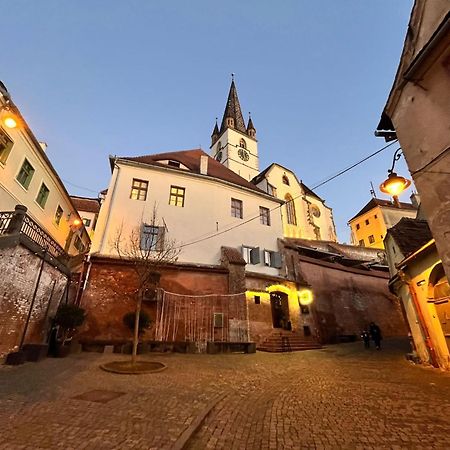 Ultracentral Medieval Apartment 锡比乌 外观 照片